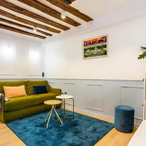 Appartement Cmg Bhv Marais / Rue Vieille Du Temple, Paris